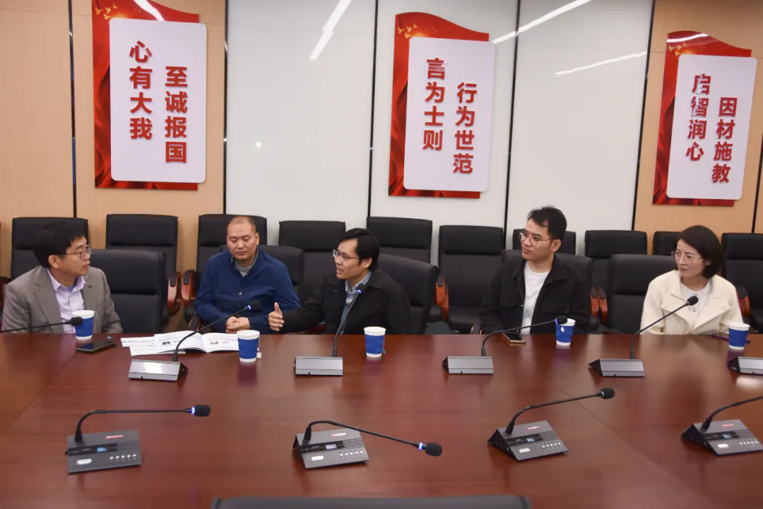 1736912873627186.png 9786681a6aecfa895257c85ed1ca05c9.png